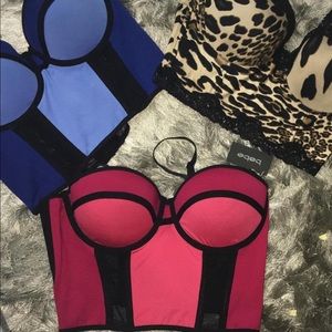 2 Bralettes o Bustier blue and red